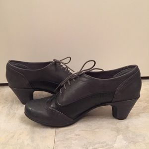 *LIKE NEW* Size 9.5/Euro 41 ModCloth Retro Heel